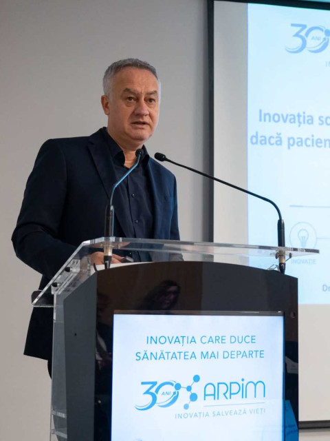 Radu Rășinar • Country President AstraZeneca România • Președinte